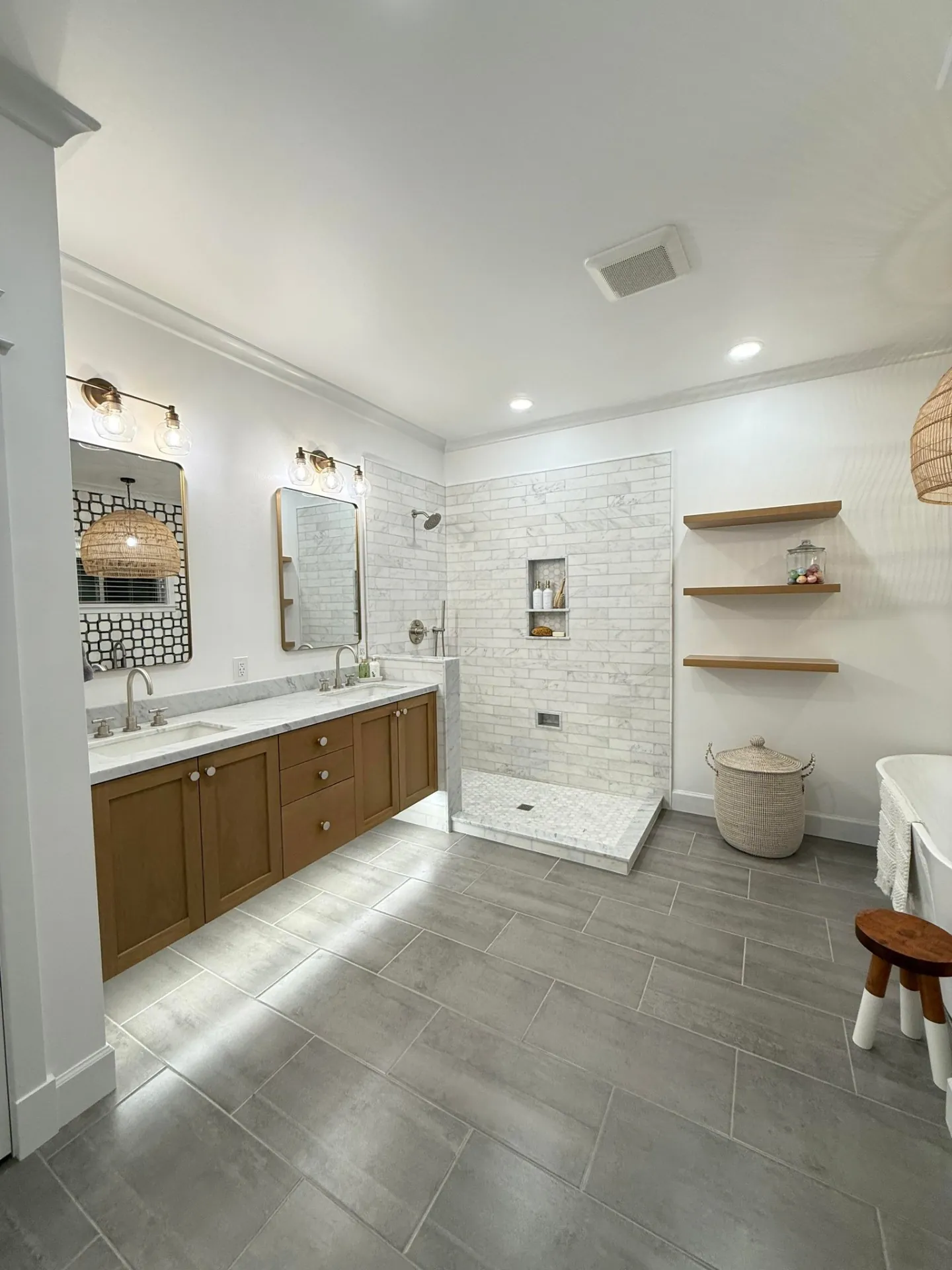 modern remodeled shower in Pleasanton